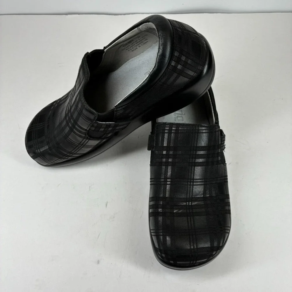 Alegria Black Plaid Slip-On Clogs size 9